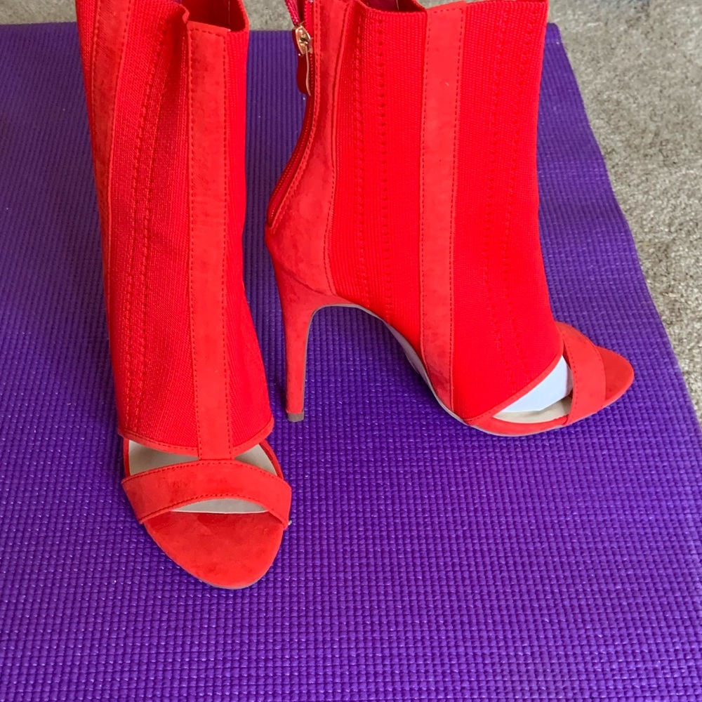 Ruby Red Gorgeous - Picture 2 of 2